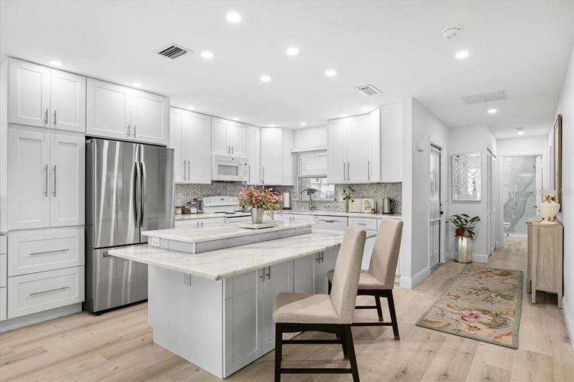 Picture of 2322 Riverbluff Parkway Unit V250, Sarasota FL 34231
