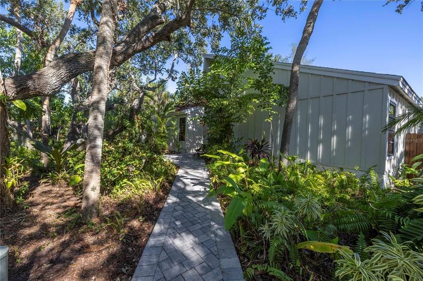Picture of 752 Tropical Circle, Sarasota FL 34242