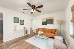 Picture of 431 SE 6Th Terrace, Gainesville, FL 32601