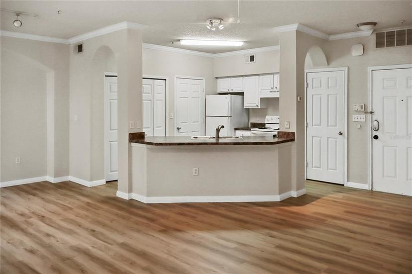 Picture of 911 N Orange Avenue Unit 321, Orlando FL 32801