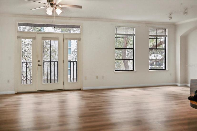 Picture of 911 N Orange Avenue Unit 321, Orlando FL 32801