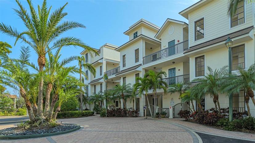 Picture of 888 S Orange Avenue Unit 3D, Sarasota FL 34236