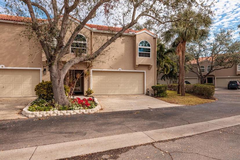 Picture of 661 Segovia Court Ne, St Petersburg FL 33703
