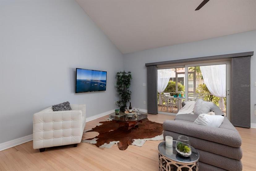 Picture of 661 Segovia Court Ne, St Petersburg FL 33703
