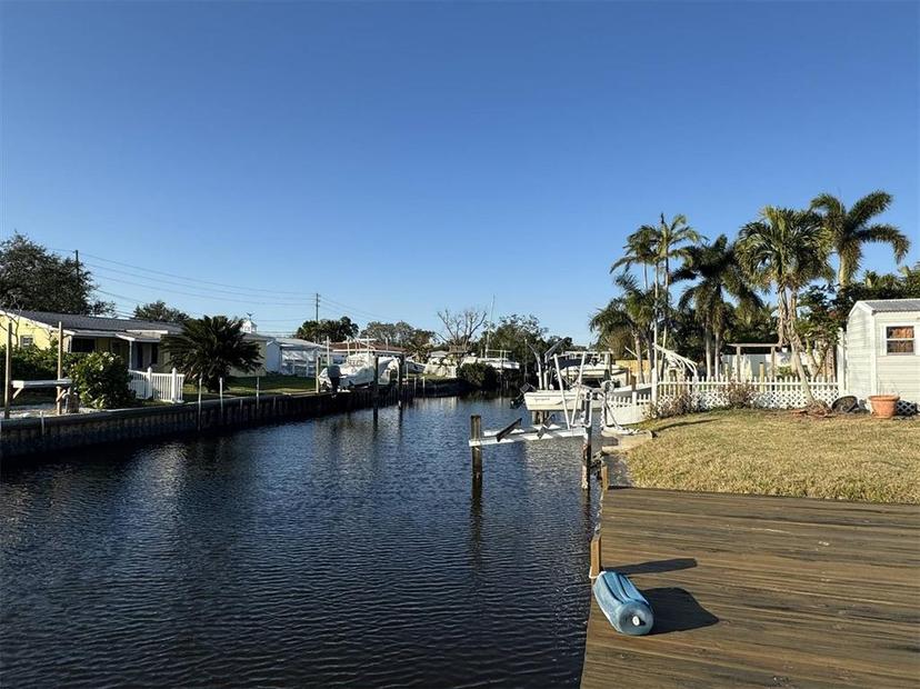 Picture of 9524 Treasure Lane Ne, St Petersburg FL 33702