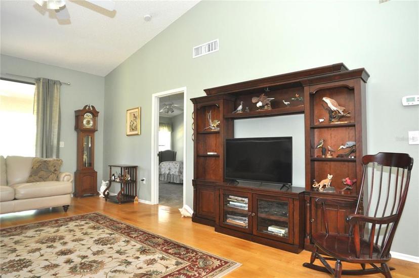 Picture of 5581 Salem Square Drive S, Palm Harbor FL 34685