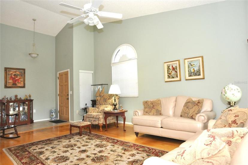 Picture of 5581 Salem Square Drive S, Palm Harbor FL 34685