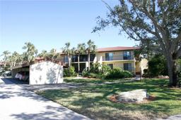 Picture of 6472 Seagull Drive Unit 303, Bradenton, FL 34210