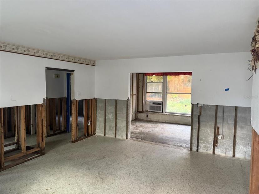 Picture of 4933 Venetian Boulevard Ne, St Petersburg FL 33703