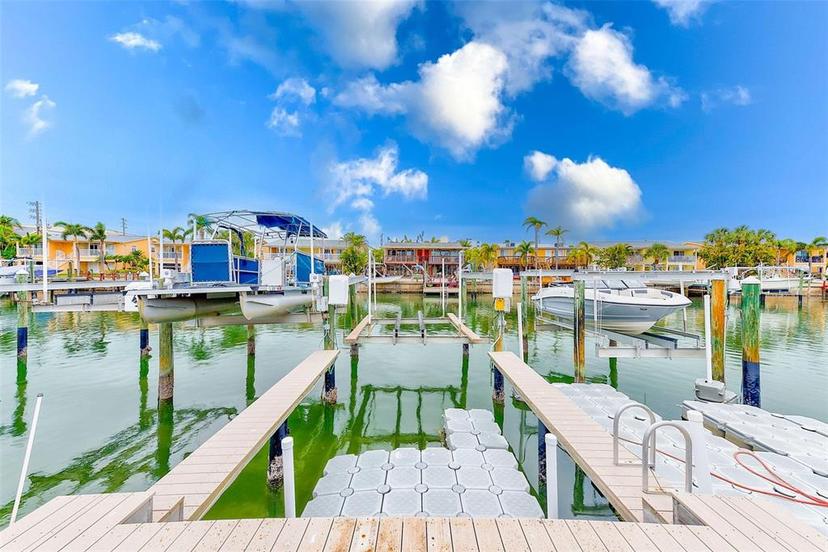 Picture of 2600 N Paula Drive Unit 19A, Dunedin FL 34698