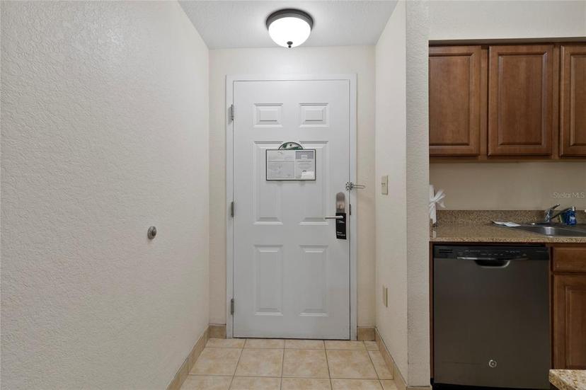 Picture of 12527 Floridays Resort Drive Unit E102, Orlando FL 32821