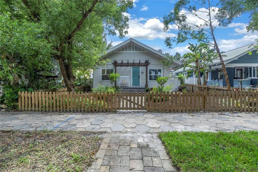 Picture of 236 9Th Avenue Ne, St Petersburg FL 33701