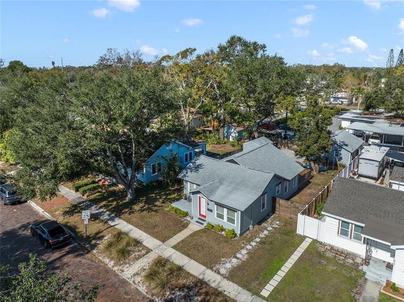 Picture of 2011 Dartmouth Avenue N, St Petersburg FL 33713