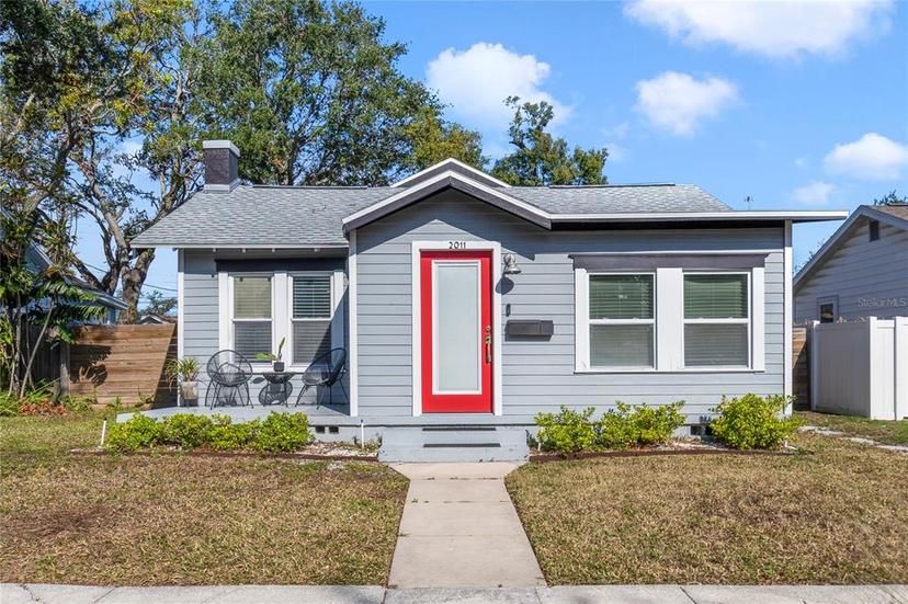 Picture of 2011 Dartmouth Avenue N, St Petersburg FL 33713
