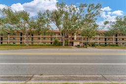 Picture of 104 Capri Isles Boulevard Unit 112, Venice, FL 34292