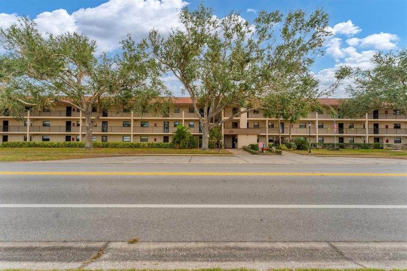 Picture of 104 Capri Isles Boulevard Unit 112, Venice FL 34292