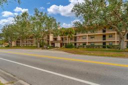 Picture of 104 Capri Isles Boulevard Unit 112, Venice, FL 34292