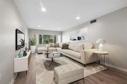 Picture of 4550 Overlook Drive Ne Unit 258, St Petersburg, FL 33703