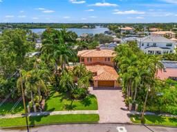 Picture of 1124 Seville Lane Ne, St Petersburg, FL 33704