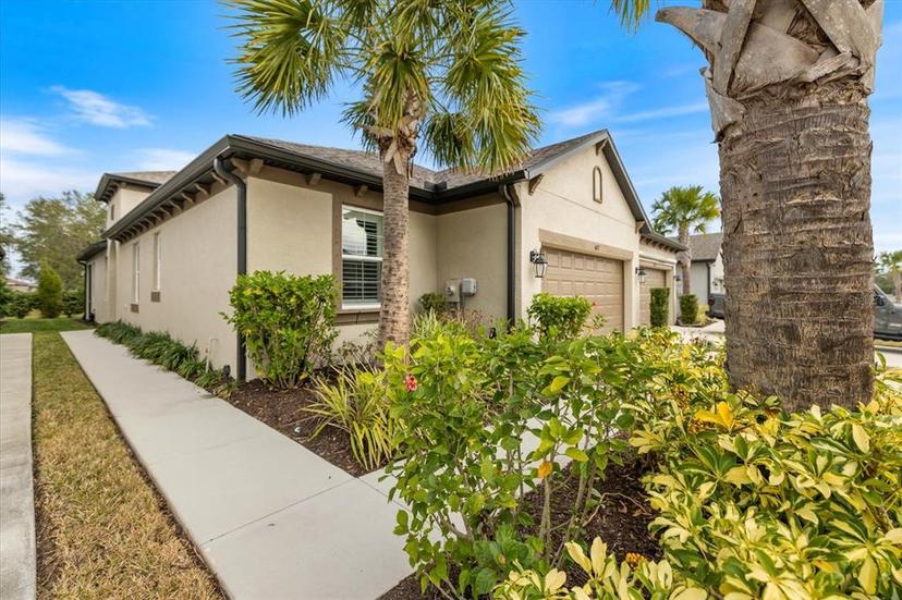 Picture of 6077 Amberly Drive, Bradenton FL 34208