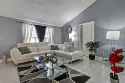 Picture of 10114 Chimney Hill Court, Tampa, FL 33615