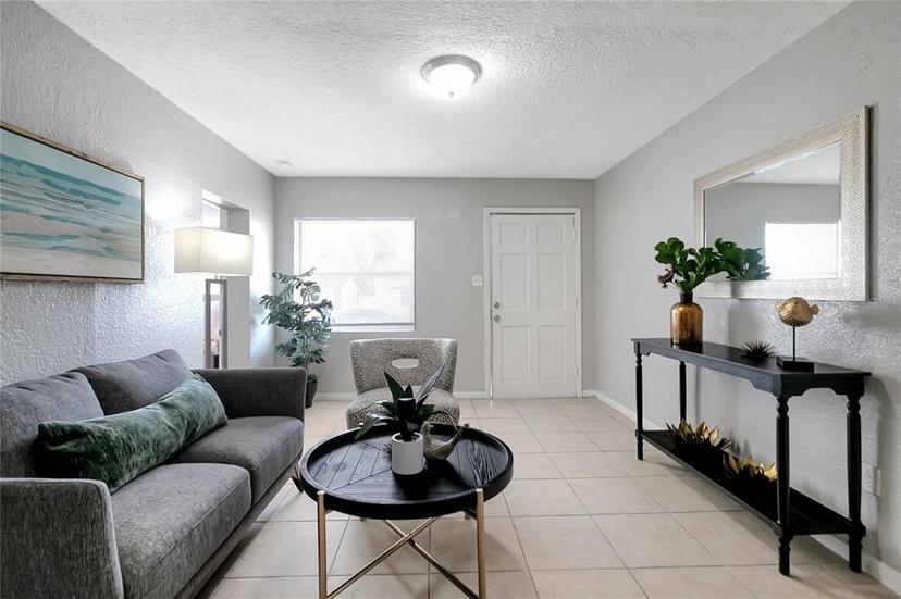 Picture of 10926 N Lantana Avenue, Tampa FL 33612