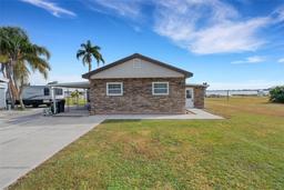 Picture of 3330 Lakeview Drive, Haines City, FL 33844