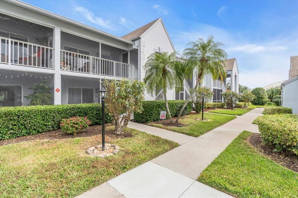 Picture of 6807 Stone River Road Unit 204, Bradenton, FL 34203