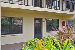 Picture of 425 30Th Avenue W Unit C102, Bradenton, FL 34205