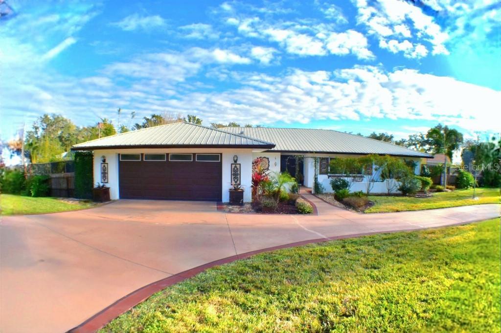 Picture of 225 Temple Circle, Eustis, FL 32726
