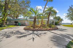Picture of 11882 W Bayshore Drive, Crystal River, FL 34429