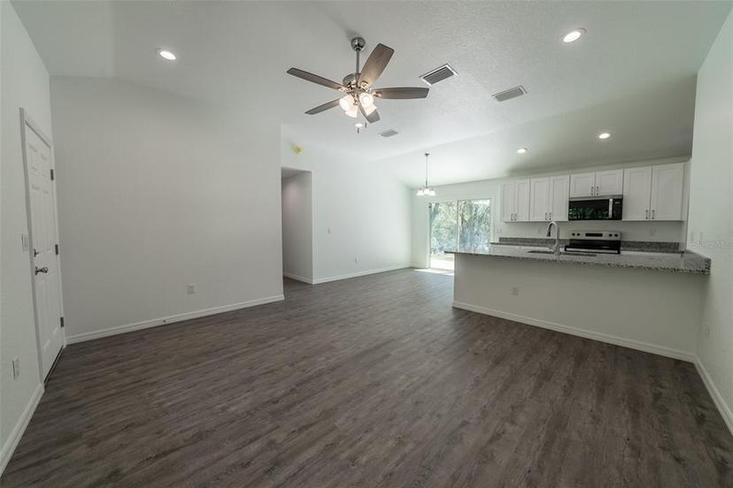 Picture of 16450 SE 57Th Place, Ocklawaha FL 32179