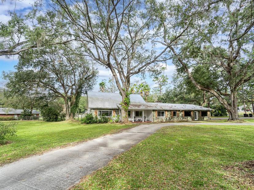 Picture of 1080 Buena Vista Avenue, Brooksville FL 34601