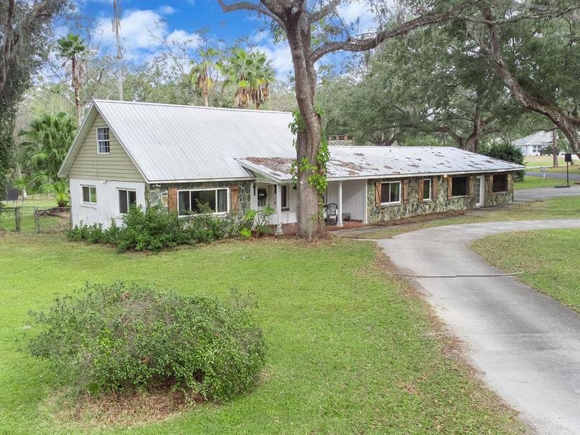 Picture of 1080 Buena Vista Avenue, Brooksville FL 34601