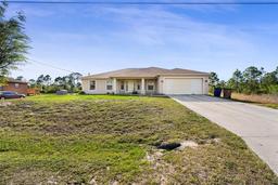 Picture of 915 Poinsettia Avenue, Lehigh Acres, FL 33972