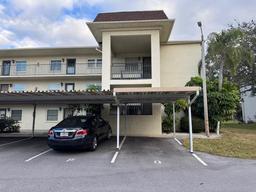 Picture of 1415 Doolittle Lane Unit 107, Dunedin, FL 34698