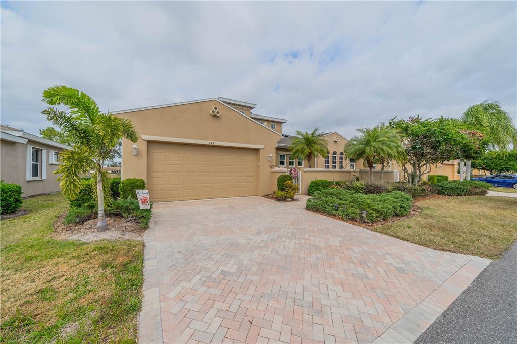 Picture of 2431 Kensington Greens Drive Unit 0, Sun City Center, FL 33573