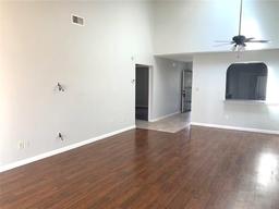 Picture of 5429 Vineland Road Unit S, Orlando, FL 32811