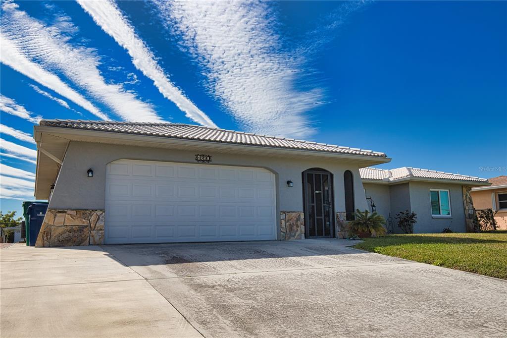 Picture of 1290 Cambridge Drive, Venice, FL 34293