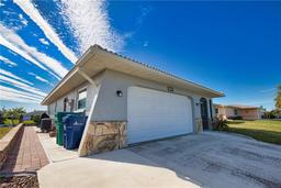 Picture of 1290 Cambridge Drive, Venice, FL 34293