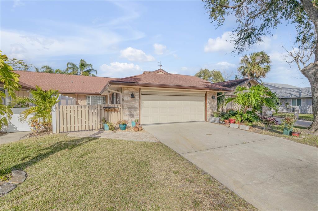 Picture of 28 Lake Fairgreen Circle, New Smyrna Beach, FL 32168