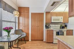 Picture of 635 30Th Ave W Unit F206, Bradenton, FL 34205