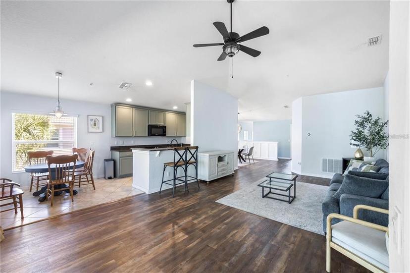 Picture of 8321 Bella Vida Circle Unit 8321, Davenport FL 33896
