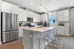 Picture of 9109 Players Drive, Weeki Wachee, FL 34613
