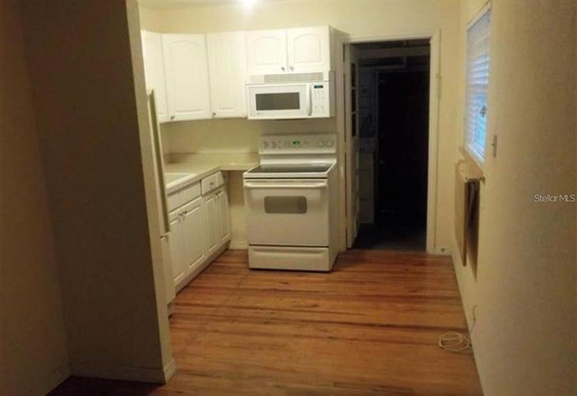 Picture of 1601 Essex Drive N, St Petersburg FL 33710