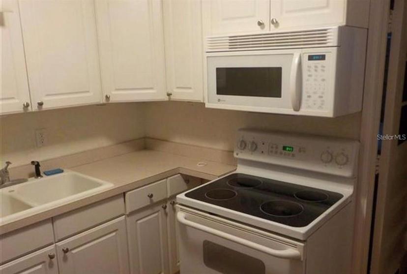 Picture of 1601 Essex Drive N, St Petersburg FL 33710