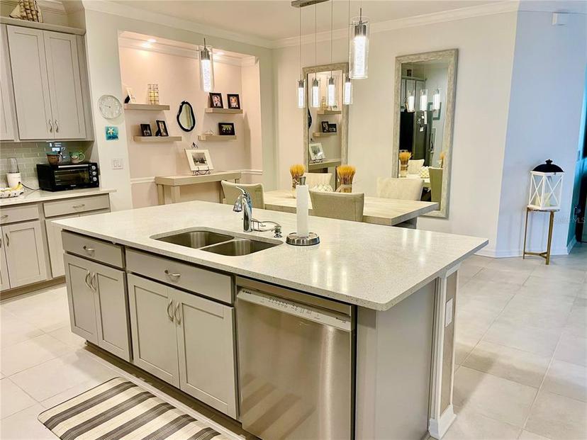 Picture of 6014 Fiore Drive, Bradenton FL 34208