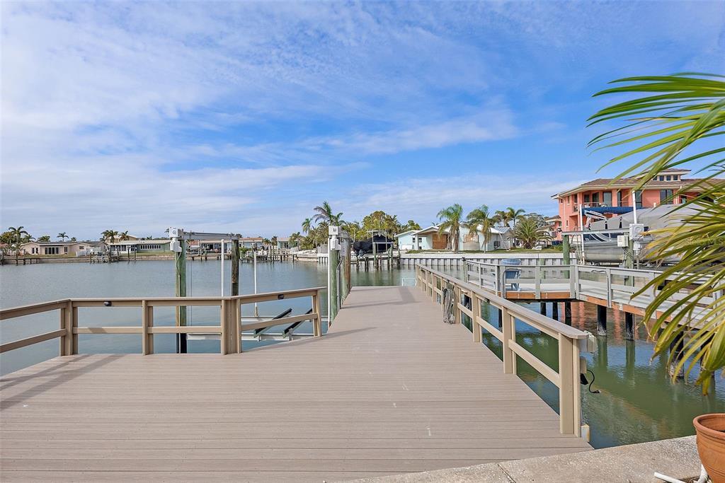 Picture of 407 Boca Ciega Point Boulevard N, St Petersburg, FL 33708