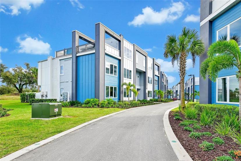 Picture of 7740 Sandy Ridge Drive Unit 111, Reunion FL 34747