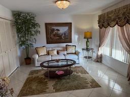 Picture of 581 106Th Avenue N, Naples, FL 34108